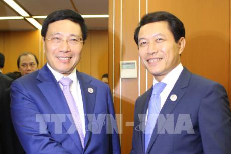 Phó Thủ tướng Phạm Bình Minh tiếp xúc song phương tại Hội nghị AMM 50 