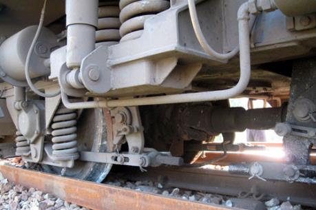 Chưa rõ nguyên nhân sự cố tàu hỏa chở hơn 100 hành khách bị trật bánh tại Hà Nội