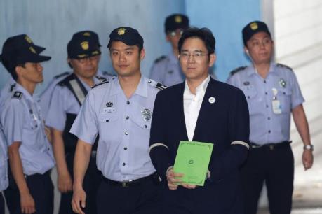 Phó Chủ tịch Tập đoàn điện tử Samsung lĩnh án 12 năm tù giam