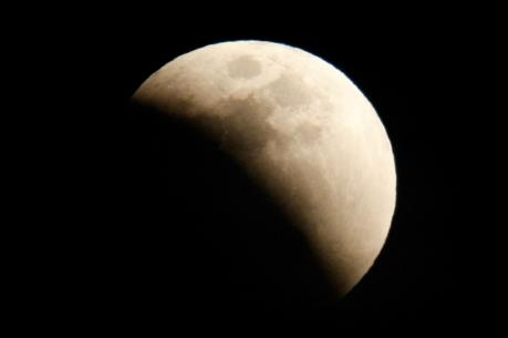 Nguyệt thực hôm nay 7/8 lúc mấy giờ?