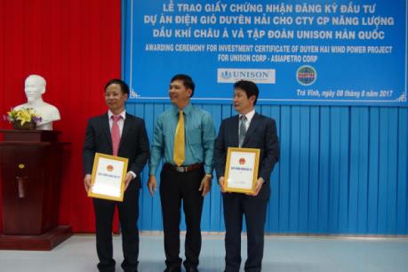 Trà Vinh trao giấy chứng nhận đăng ký đầu tư điện gió