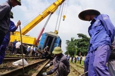 Bộ GTVT đề nghị làm rõ nguyên nhân hai vụ tàu trật bánh tại ga Yên Viên