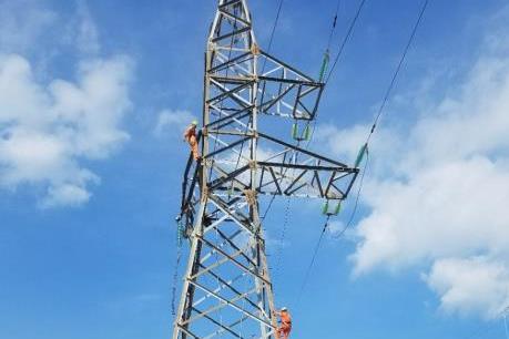 Đã cấp điện trở lại cho người dân huyện đảo Cát Bà