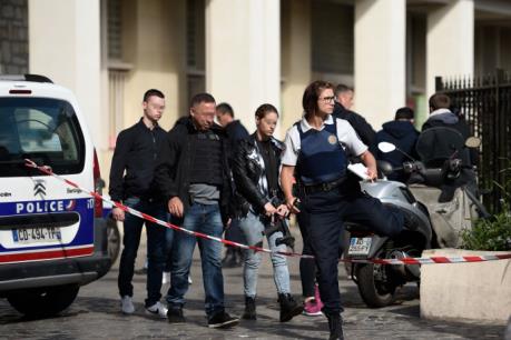 Pháp: Đâm xe vào các binh sĩ khiến nhiều người bị thương