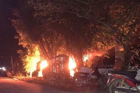 Bắt tạm giam 3 đối tượng liên quan vụ đốt xe ô tô