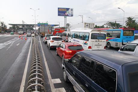 Nhiều tài xế phản ánh mức phí qua trạm thu phí Cai Lậy quá cao