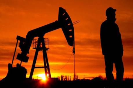 Nỗi lo dư cung tiếp tục gây sức ép lên giá dầu châu Á