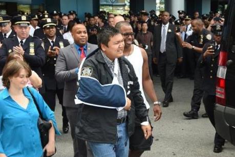 Một cảnh sát gốc Việt bị tấn công khi làm nhiệm vụ tại New York