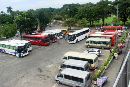 Thừa Thiên Huế: Vì sao nhiều lái xe bức xúc việc tăng giá giữ xe du lịch?