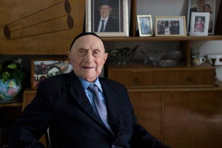 Cụ ông cao tuổi nhất thế giới qua đời ở tuổi 113