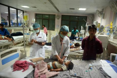 Nguyên nhân nào khiến hàng chục trẻ sơ sinh tử vong tại Ấn Độ