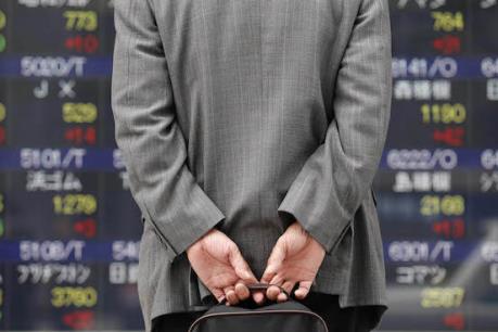 Nhà đầu tư nước ngoài chuyển hướng bán ròng chứng khoán châu Á trong tháng Bảy