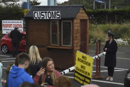 Nước Anh muốn ở lại trong liên minh hải quan với EU