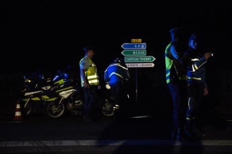 Lao xe vào nhà hàng ở Pháp