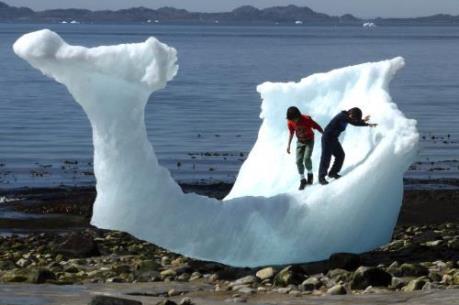 Băng tại Greenland không ngừng tan chảy