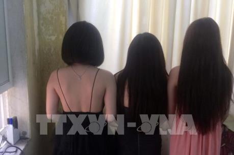 Phá đường dây người mẫu, diễn viên bán dâm nghìn đô tại TP.HCM