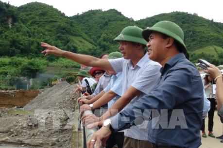 Bộ Xây dựng kiểm tra việc khắc phục hậu quả mưa lũ tại Mường La