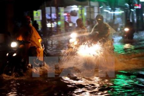 Dự báo thời tiết ba ngày tới: Nam Trung Bộ đến Nam bộ đề phòng dông kèm tố lốc