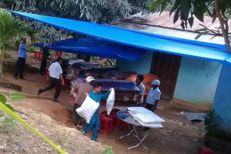 Hỗ trợ nạn nhân vụ nổ do cưa đầu đạn ở huyện miền núi Khánh Sơn, Khánh Hòa