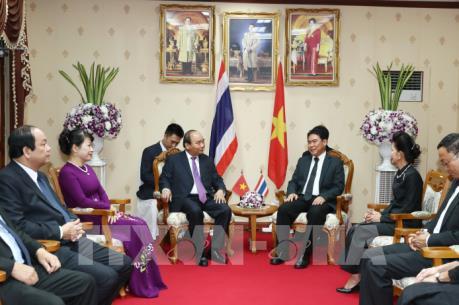 Thủ tướng Nguyễn Xuân Phúc gặp Tỉnh trưởng Nakhon Pathom, Thái Lan