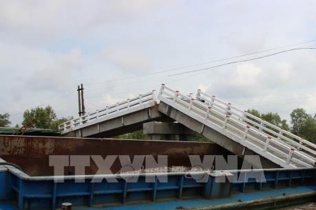 Chủ sà lan gây sập cầu Cái Trăng (Cà Mau) vẫn chưa khắc phục hậu quả