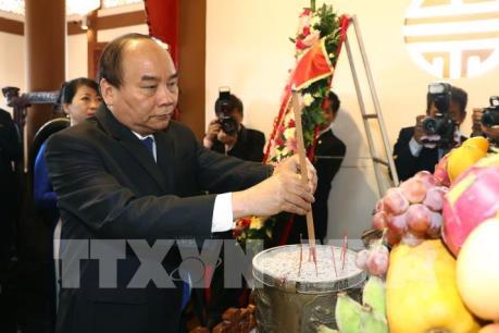 Thủ tướng Nguyễn Xuân Phúc dâng hưởng tưởng nhớ Bác Hồ tại Thái Lan