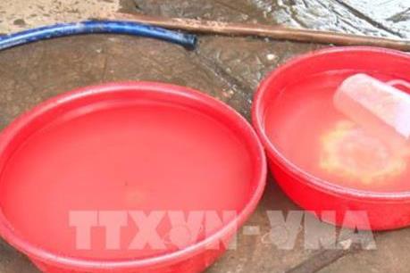 Nguồn nước Nhà máy Mỳ Phương Hoa không đảm bảo vệ sinh khiến nhiều hộ dân bị ảnh hưởng 