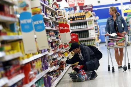 Doanh số bán lẻ tháng 7 của Anh tăng 0,3%