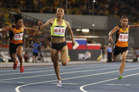 SEA Games 29: Tài năng Lê Tú Chinh xuất sắc giành HCV 100m nữ
