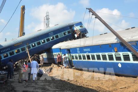 Hàng chục người bị thương do tai nạn đường sắt tại Ấn Độ