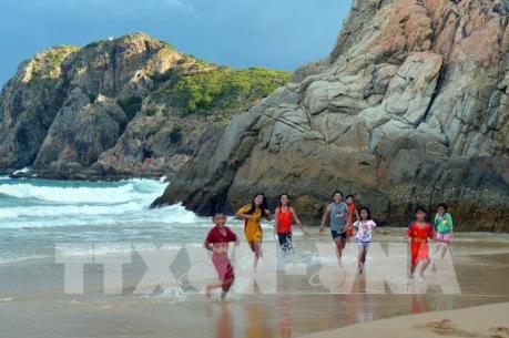 Vẻ đẹp hoang sơ, phong cảnh hữu tình ở Bãi Ôm (Phú Yên)