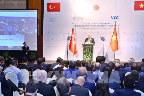 Thủ tướng Nguyễn Xuân Phúc và Thủ tướng Thổ Nhĩ Kỳ dự Diễn đàn Doanh nghiệp hai nước