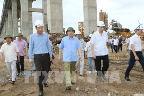 Phó Thủ tướng Vương Đình Huệ thị sát tiến độ thi công dự án cao tốc Hải Phòng - Hạ Long