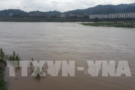 Lũ trên sông Hồng tại Hà Nội đang lên nhanh, hình thành một rãnh áp thấp qua Bắc Bộ