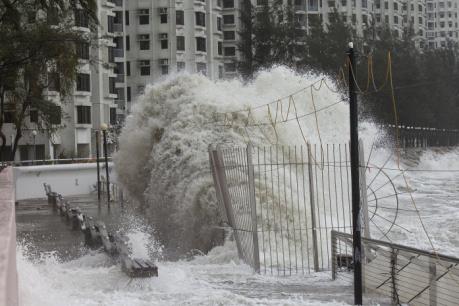 Vietnam Airlines lùi giờ 8 chuyến bay do bão Pakhar tại Trung Quốc