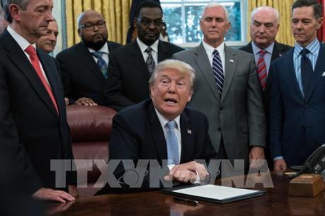 Tổng thống Mỹ đề xuất khoản hỗ trợ tái thiết gần 8 tỷ USD sau bão Harvey