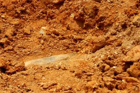 Phát hiện quả bom dài hơn 1 m tại phường Hàm Rồng