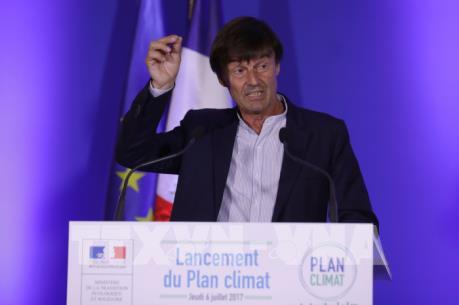 Pháp sẽ ngừng thăm dò và khai thác dầu khí