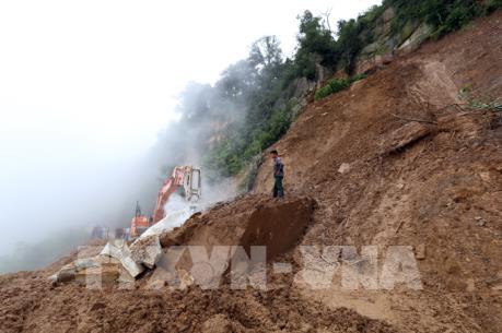 Tạm thời thông tuyến Quốc lộ 12 đoạn qua Điện Biên cho xe con, khách và xe tải nhẹ