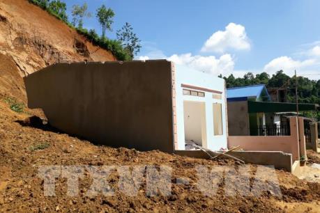 Dự báo thời tiết đêm 8, ngày 8/9: Bắc Bộ còn mưa và dông, nguy cơ sạt lở đất ở vùng núi