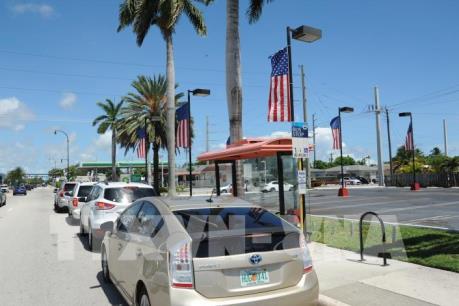 Anh ban bố tình trạng khẩn cấp do ảnh hưởng của siêu bão Irma mạnh nhất Đại Tây Dương