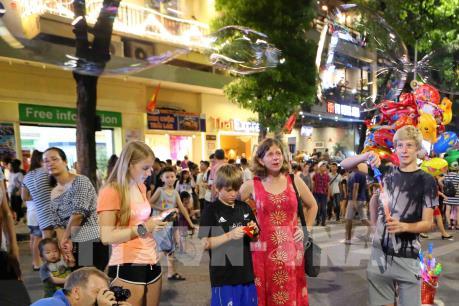 Phố đi bộ – nét đẹp trong lòng Thủ đô