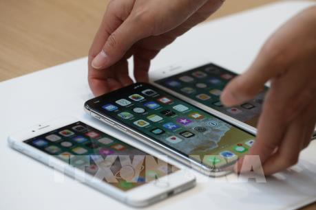 Apple chật vật trước các đối thủ châu Á