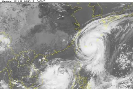 Tin mới về Bão số 10: Tâm bão ngay vùng biển từ Thanh Hóa đến Quảng Trị