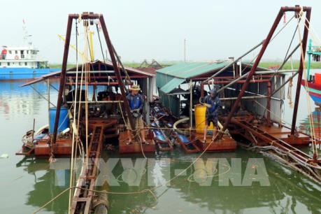 Ứng phó với bão số 10: Quảng Nam kêu gọi tàu thuyền tìm nơi trú ẩn an toàn