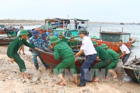 Ứng phó bão số 10: Hải Phòng huy động hơn 48.500 người tham gia xung kích hộ đê