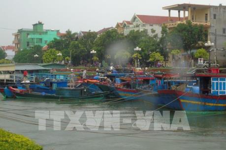 Ứng phó với bão số 10: Học sinh Quảng Bình nghỉ học từ ngày 15/9