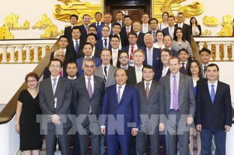 Thủ tướng Nguyễn Xuân Phúc tiếp nhóm các nhà đầu tư quốc tế