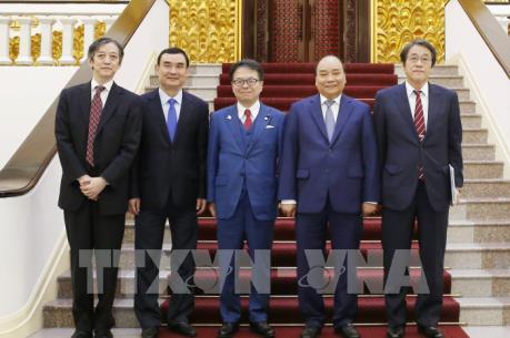 Thủ tướng Nguyễn Xuân Phúc tiếp Bộ trưởng Kinh tế, Thương mại và Công nghiệp Nhật Bản