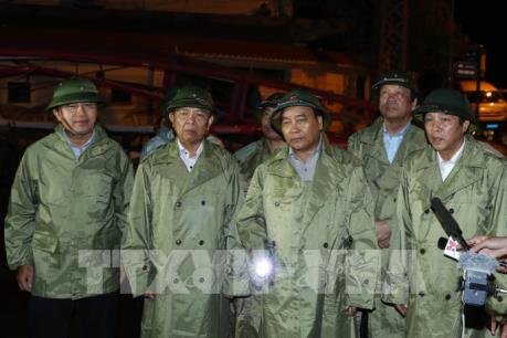 Thủ tướng Nguyễn Xuân Phúc trực tiếp chỉ đạo khắc phục hậu quả bão số 10 tại Quảng Bình